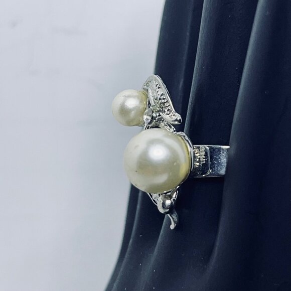 Silver Tone Adjustable Statement Ring With Faux Pearls & Leaf Design (R436) - Picture 4 of 7